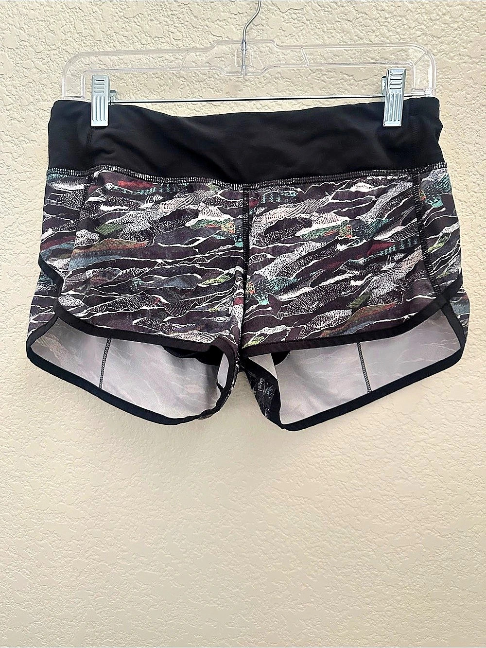 Lululemon Speed Short 2.5" Mini Sweatr Multi color Athletic Shorts Black Size 6
